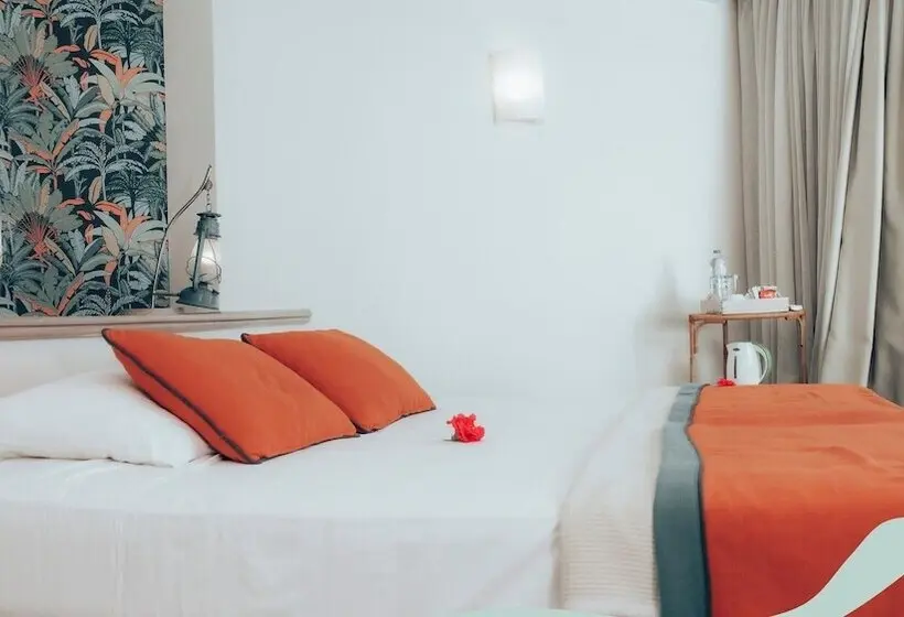 هتل Andrea Lodges