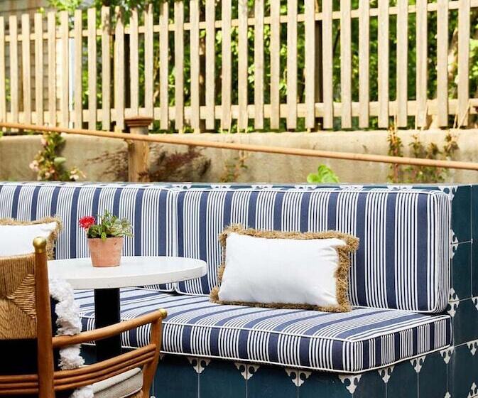 هتل Blue Iris By Life House