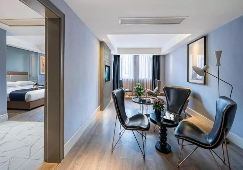 Lanou Hotel Chongqing Hongou Square Wanzhou Guanyinyan