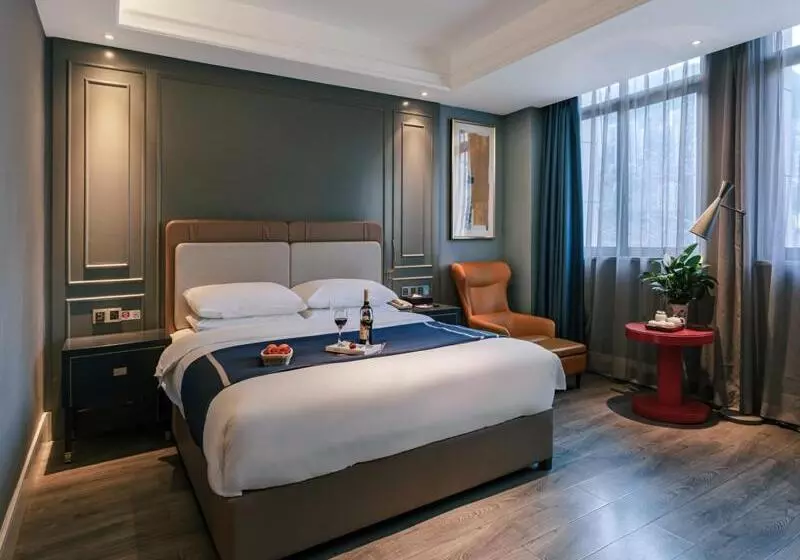 Lanou Hotel Chongqing Hongou Square Wanzhou Guanyinyan