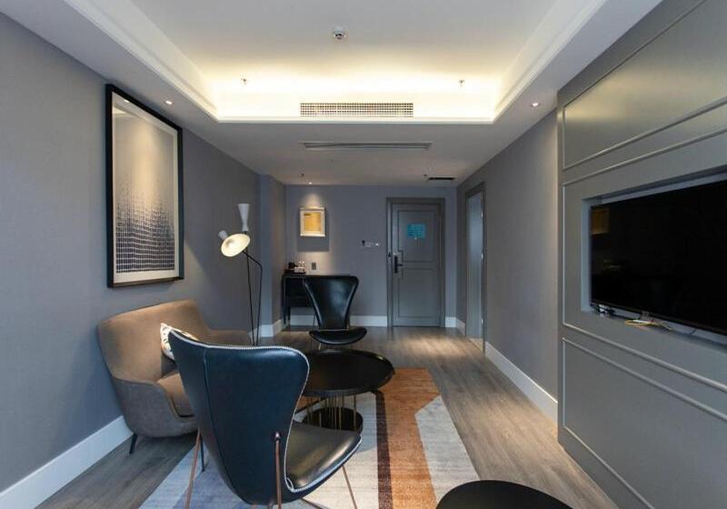 Lanou Hotel Chongqing Hongou Square Wanzhou Guanyinyan