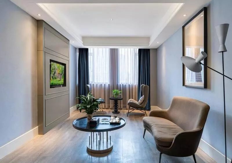 Lanou Hotel Chongqing Hongou Square Wanzhou Guanyinyan