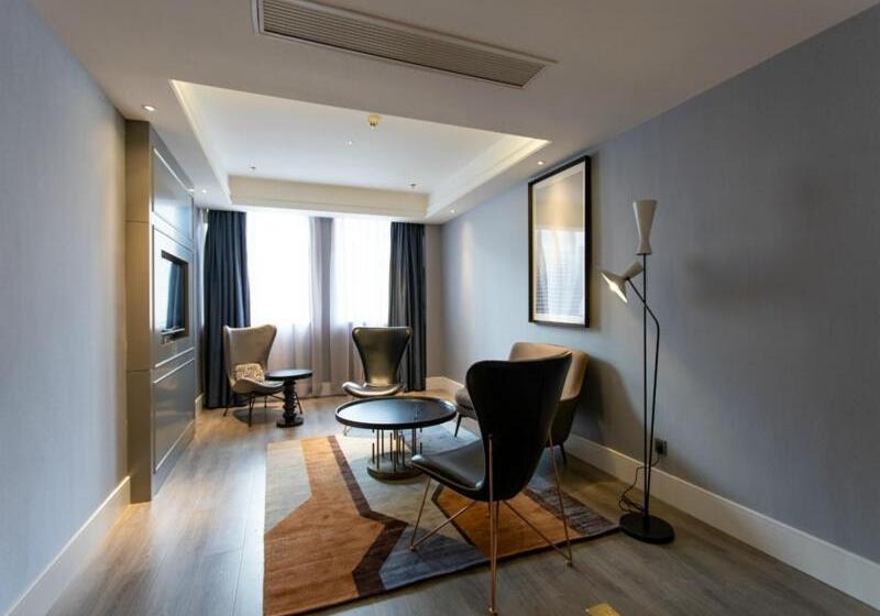 Lanou Hotel Chongqing Hongou Square Wanzhou Guanyinyan