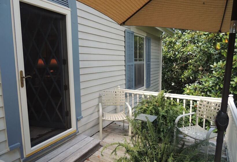 Отель 1868 Magnolia House Inn