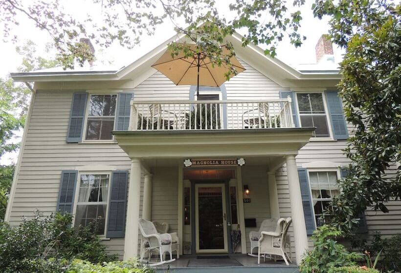 Отель 1868 Magnolia House Inn