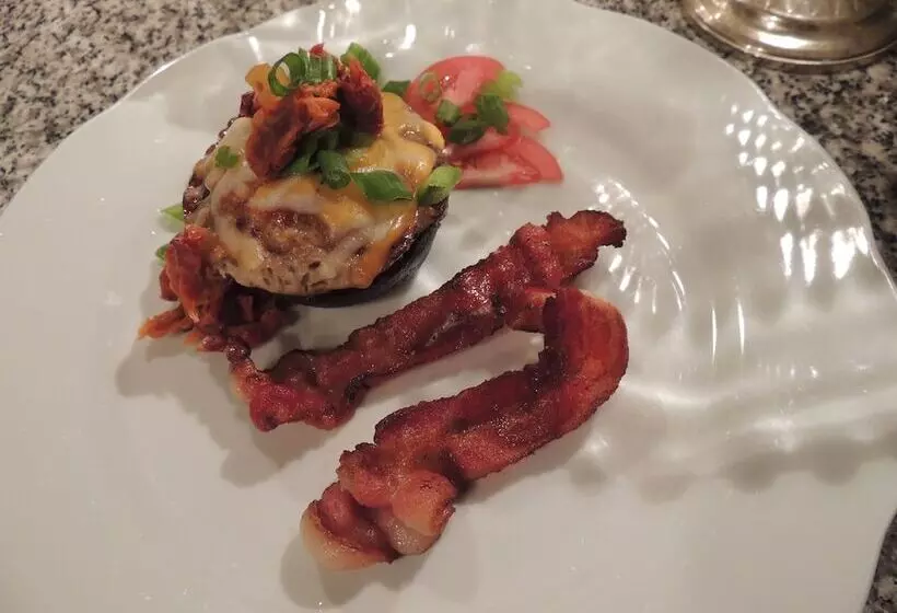 Hotelli 1868 Magnolia House Inn