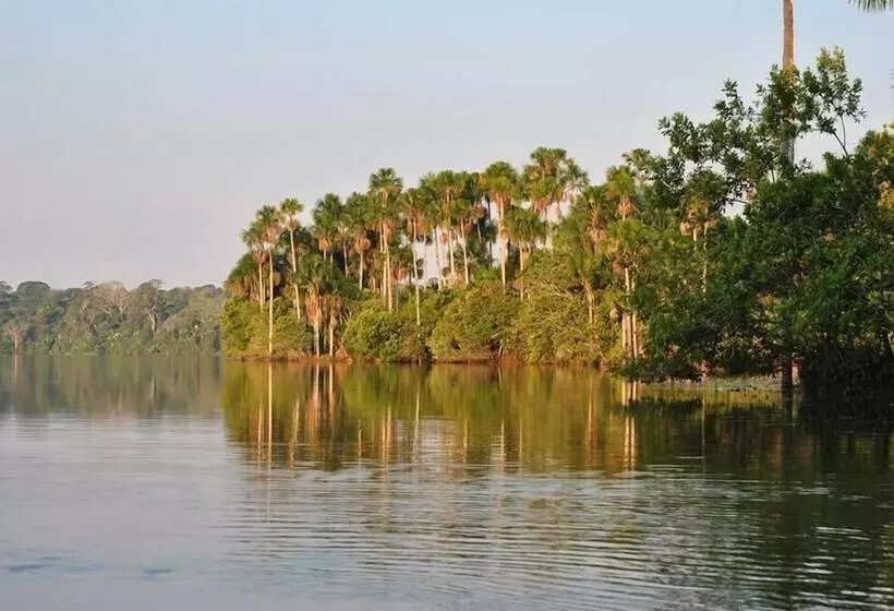 ホテル Amazon Lodge Tambopata