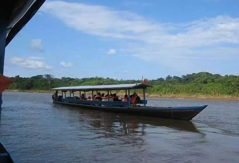 ホテル Amazon Lodge Tambopata