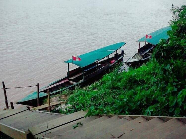 هتل Amazon Lodge Tambopata