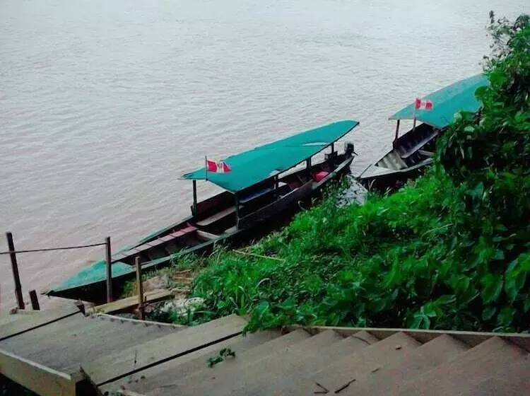 ホテル Amazon Lodge Tambopata