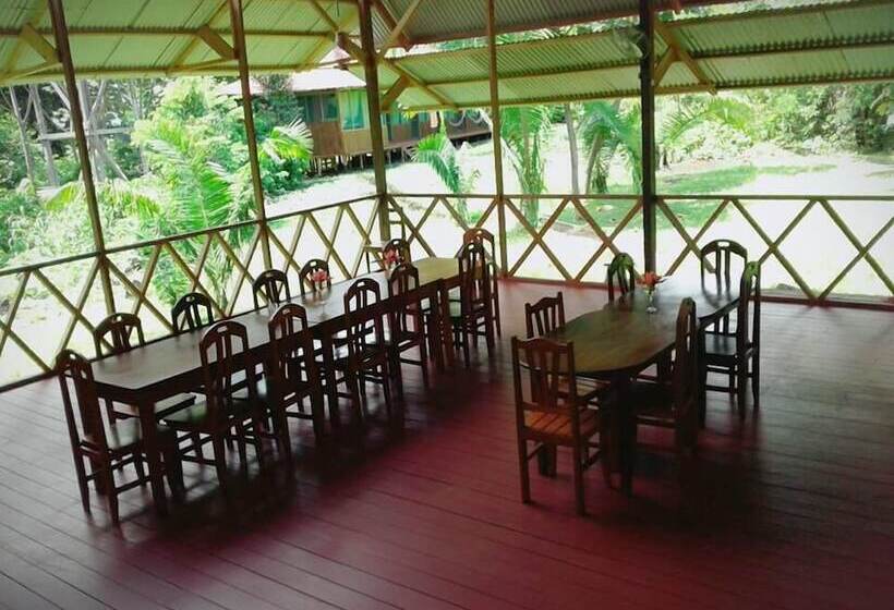 هتل Amazon Lodge Tambopata