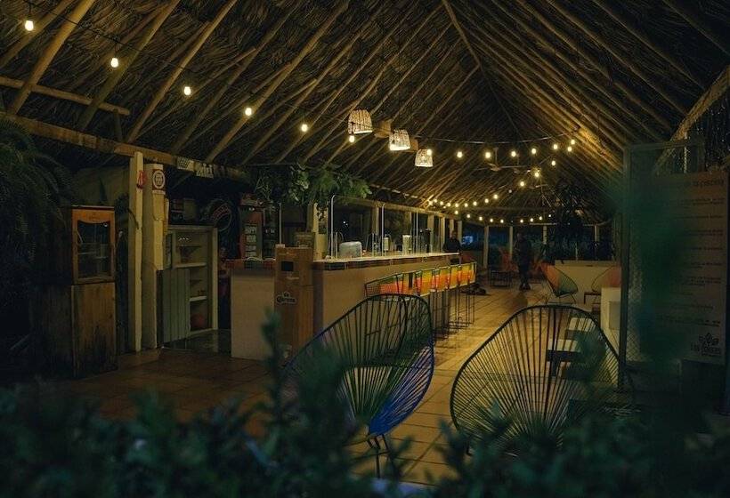 Szálloda Los Colores Ecoparque