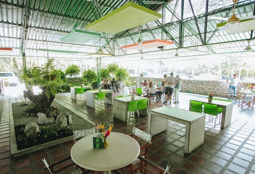 Szálloda Los Colores Ecoparque