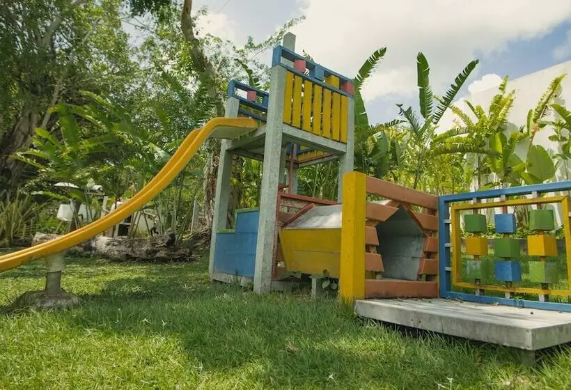 Hotelli Los Colores Ecoparque