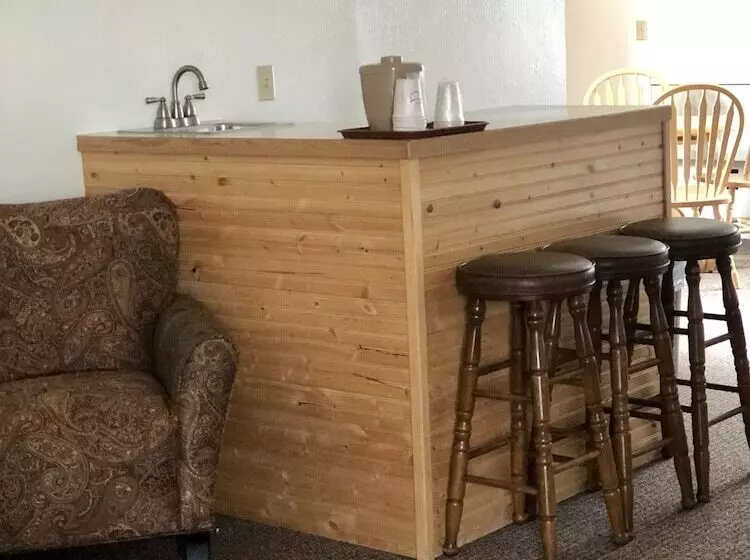 Hotelli Golden Eagle Inn