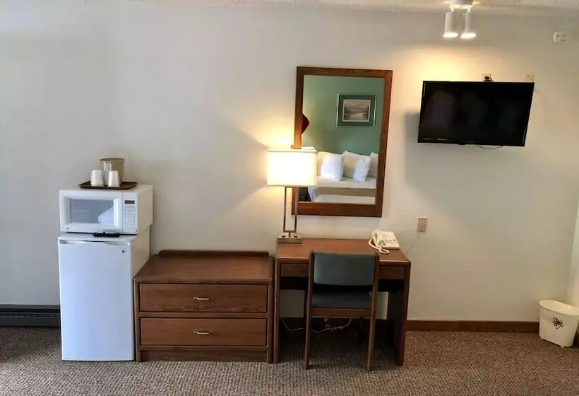 Hotelli Golden Eagle Inn