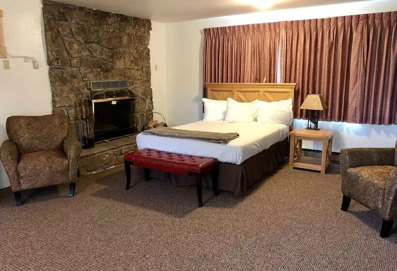 Hotelli Golden Eagle Inn