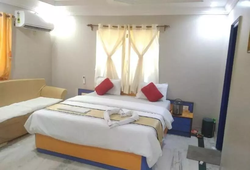 Hotelli Prabhat Beach Resort