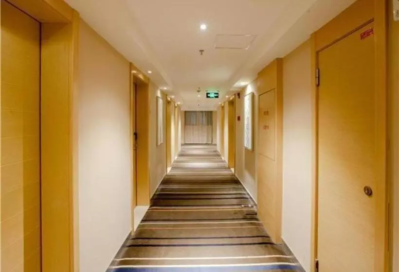 Hotelli City Comfort Inn Nanning Jinchun Sanmei Qingzhu Interchange Metro Station