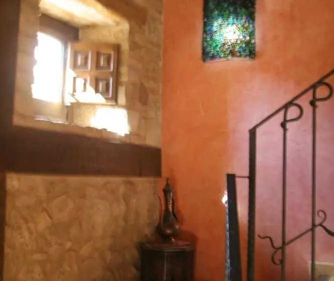 Hotelli El Mirador De Almanzor