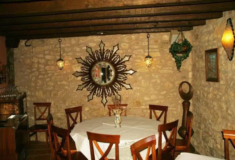 Hotelli El Mirador De Almanzor