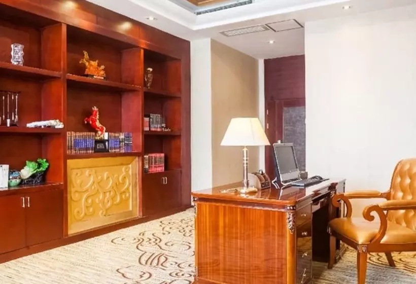 Hotelli Eastern Five Continents