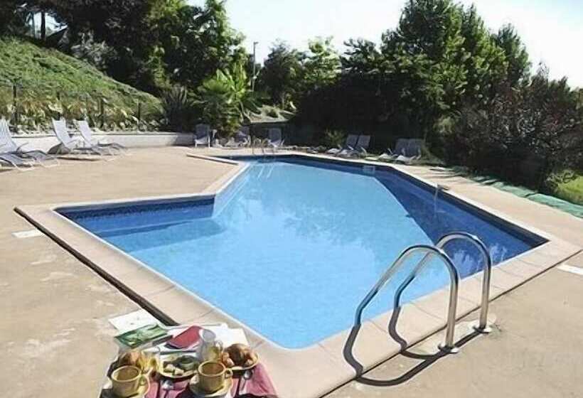 Отель Le Domaine De Renaudet