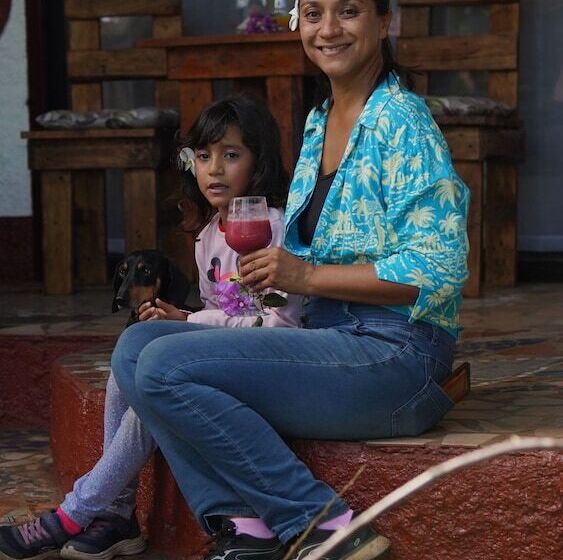 هتل Cabañas Mana Nui Inn