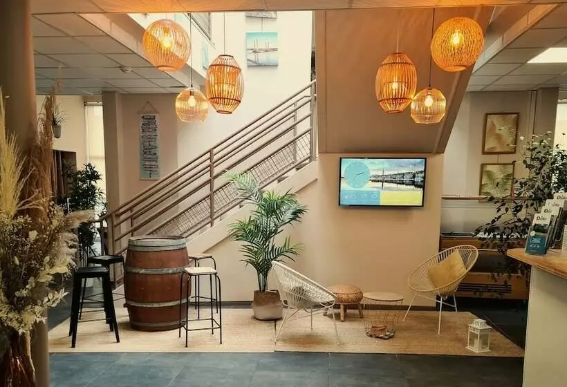 Hotelli Auberge De Jeunesse Hi Bordeaux Blanquefort