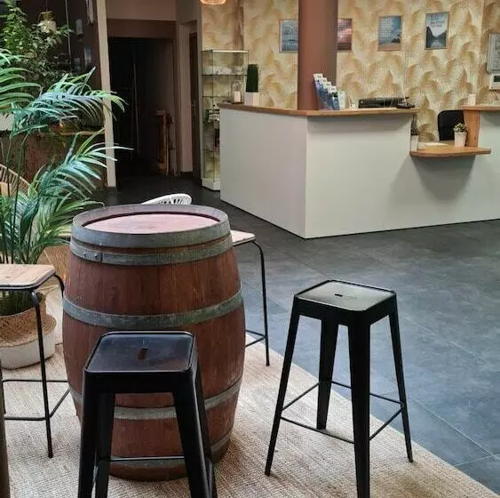 Hotelli Auberge De Jeunesse Hi Bordeaux Blanquefort