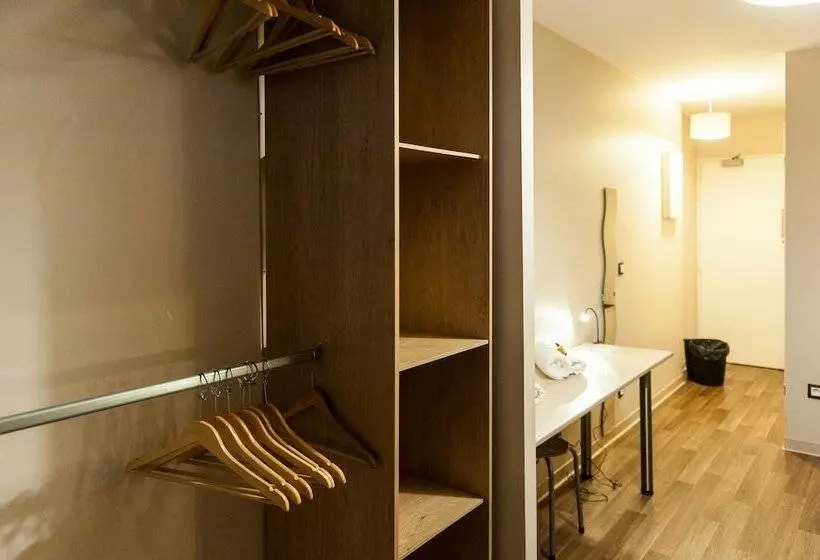 Hotelli Auberge De Jeunesse Hi Bordeaux Blanquefort