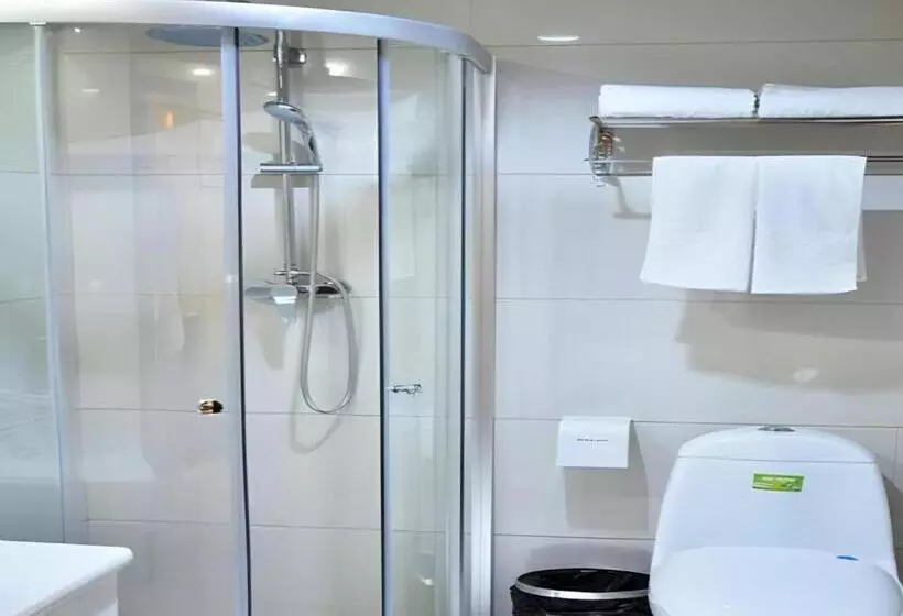 Hotelli Weihai Huayu Business