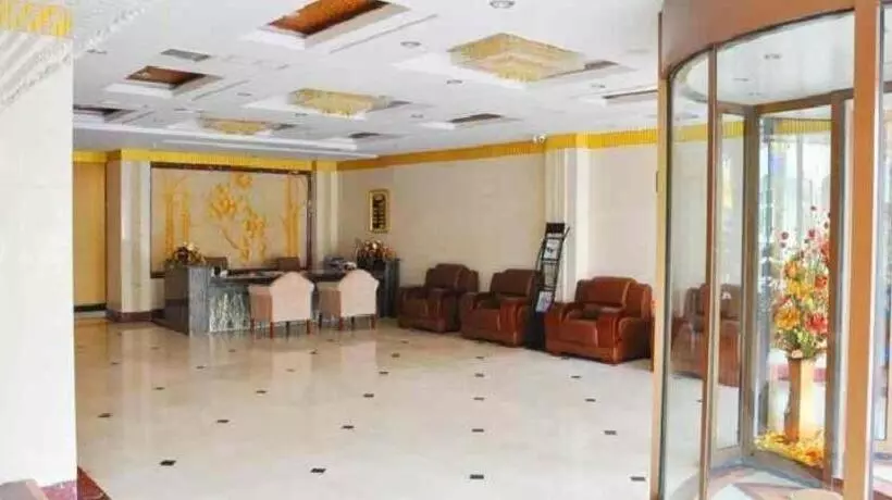 Hotelli Weihai Huayu Business