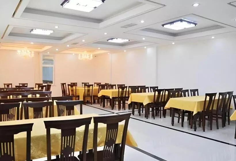 Hotelli Weihai Huayu Business