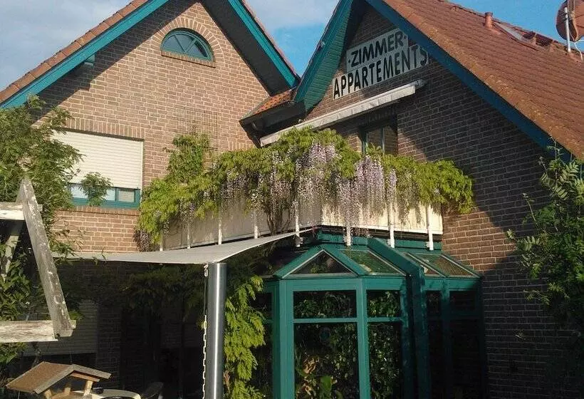 Hotelli Garni Schneevoigt