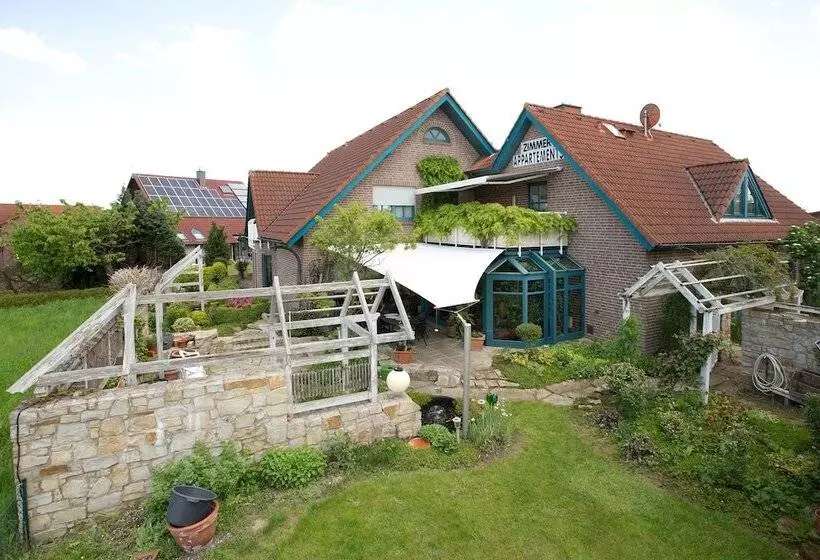 Hotelli Garni Schneevoigt