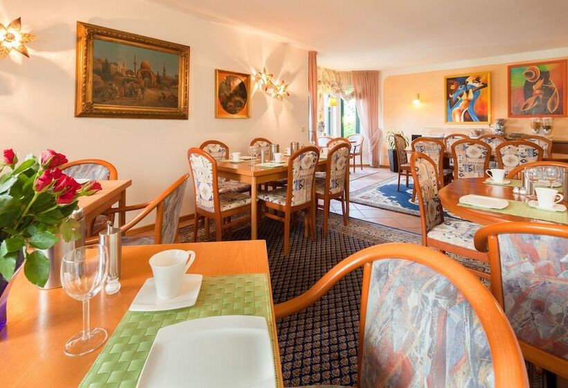 호텔 Garni Schneevoigt