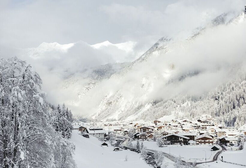 ホテル Kirchenwirt