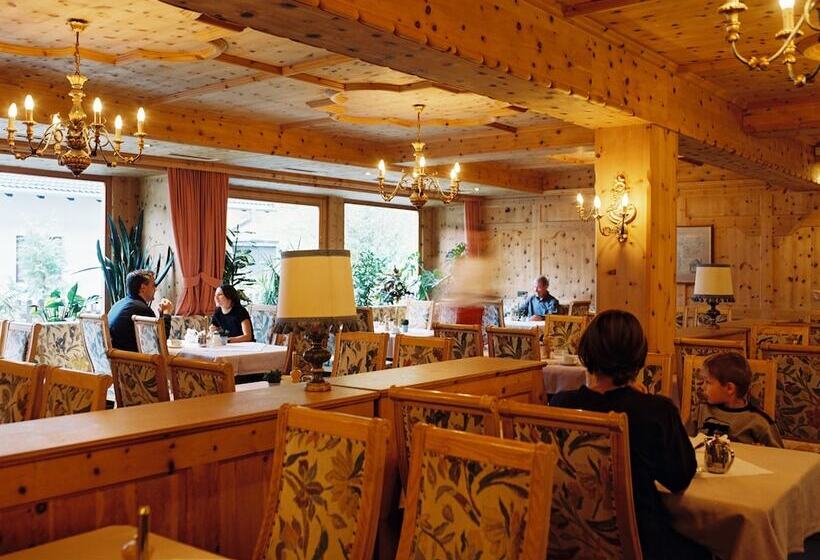 ホテル Kirchenwirt