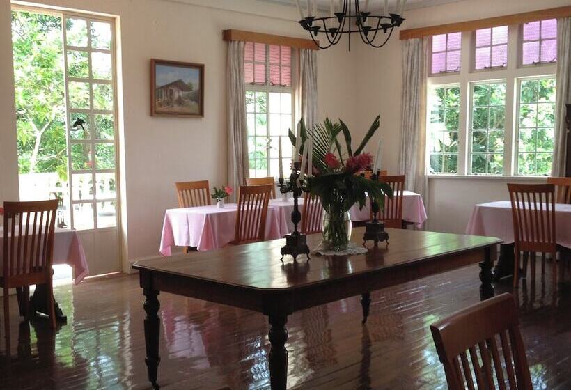 هتل Pax Guest House