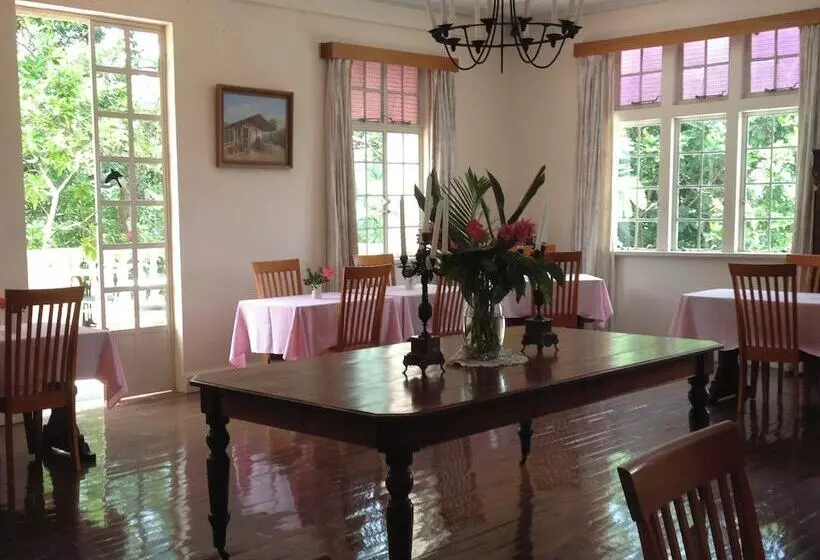 هتل Pax Guest House