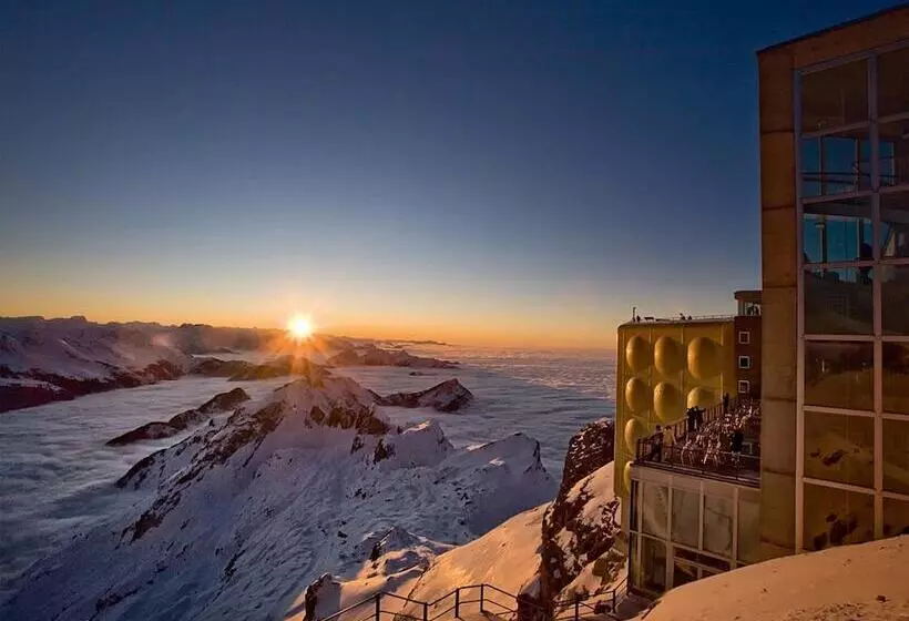 Hotelli Säntis   Das