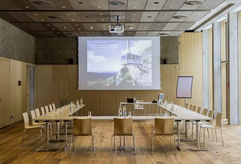 Hotelli Säntis   Das