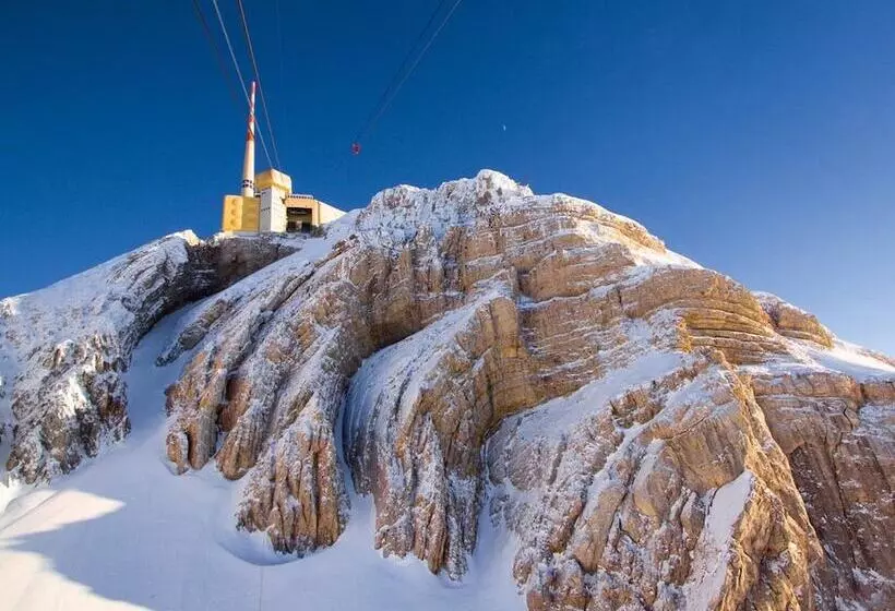 Hotelli Säntis   Das