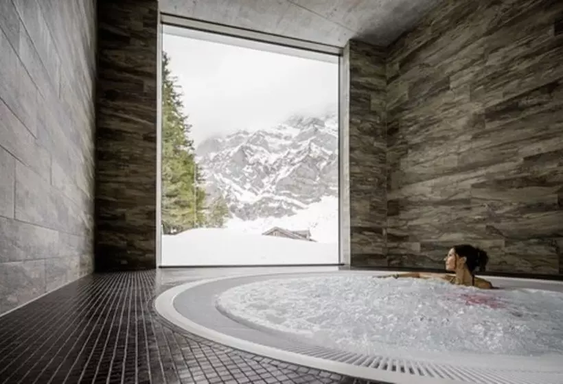 Hotelli Säntis   Das