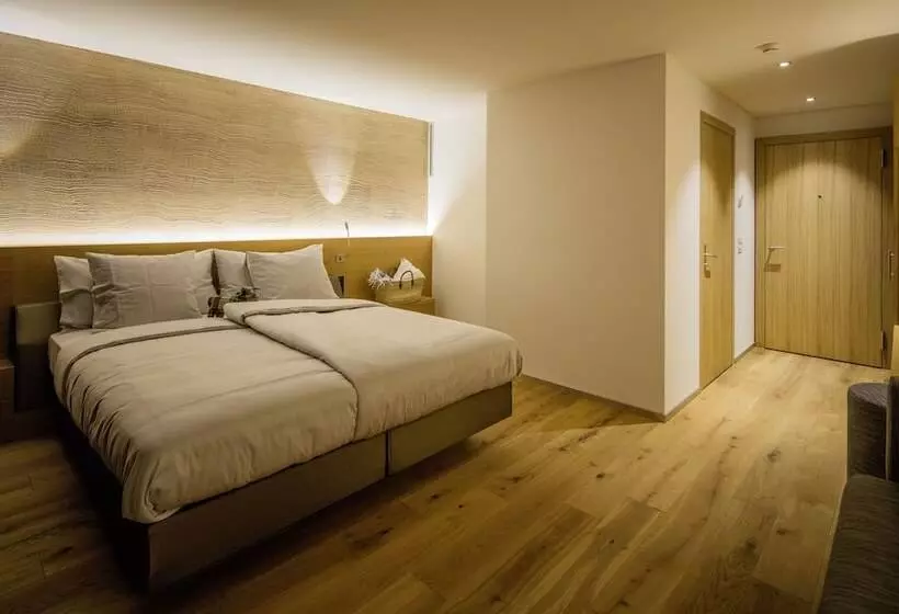 Hotelli Säntis   Das