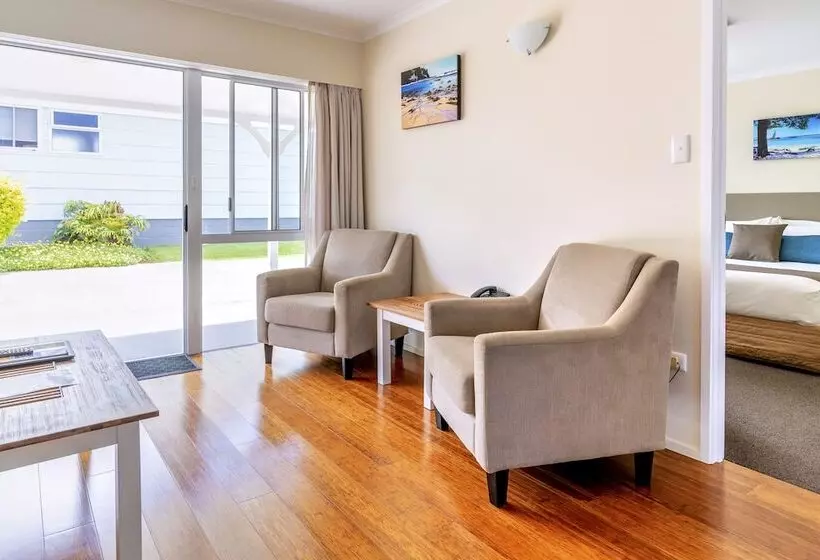 هتل Aloha Apartments