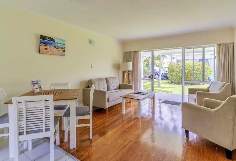 هتل Aloha Apartments