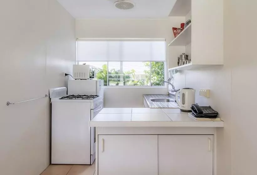 هتل Aloha Apartments