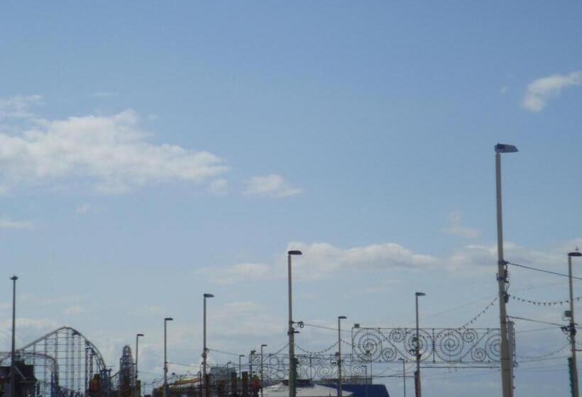 בית מלון כפרי Athol Blackpool